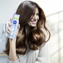 NIVEA Volumen & Kraft PH-Balance Shampoo 8 NIVEA Volumen & Kraft PH-Balance Shampoo -Compeed Geschäft MAM 8334371 SHOP IMAGE 1.4