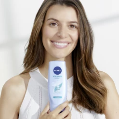 NIVEA Volumen Kraft & Pflege PH-Balance Spülung -Compeed Geschäft MAM 8420001 SHOP IMAGE 1.4