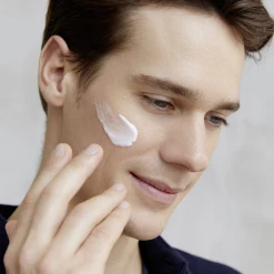 NIVEA MEN Protect & Care Intensive Feuchtigkeitscreme -Compeed Geschäft MAM 8750030 SHOP IMAGE 1.4